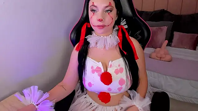 cloe weiss online show from October 2025 01:12:01 PM