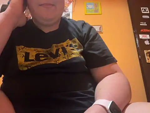 Snapshot of kinga2520 chatting on February 2026 06:33:02 PM kinga2520 online show from February 2026 06:33:02 PM