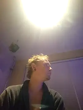 piercingpik online show from November 2025 09:05:02 PM