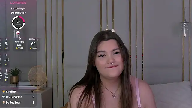 EmilyHyde online show from October 2025 09:02:01 PM