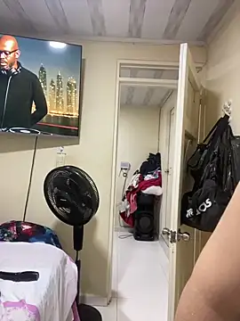 Snapshot of Vliacoooper2 chatting on November 2025 09:30:01 AM Vliacoooper2 online show from November 2025 09:30:01 AM