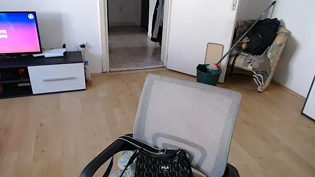 Snapshot of Aliens4twenty chatting on September 2025 06:14:01 AM Aliens4twenty online show from September 2025 06:14:01 AM