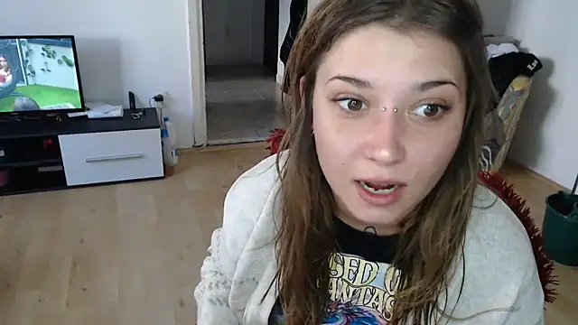 Snapshot of Aliens4twenty chatting on September 2025 06:03:01 AM Aliens4twenty online show from September 2025 06:03:01 AM