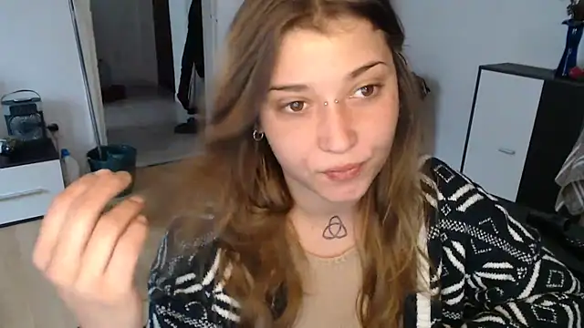 Snapshot of Aliens4twenty chatting on September 2025 08:08:01 AM Aliens4twenty online show from September 2025 08:08:01 AM