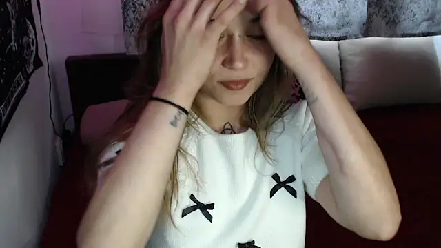 Snapshot of Aliens4twenty chatting on October 2025 12:08:02 PM Aliens4twenty online show from October 2025 12:08:02 PM