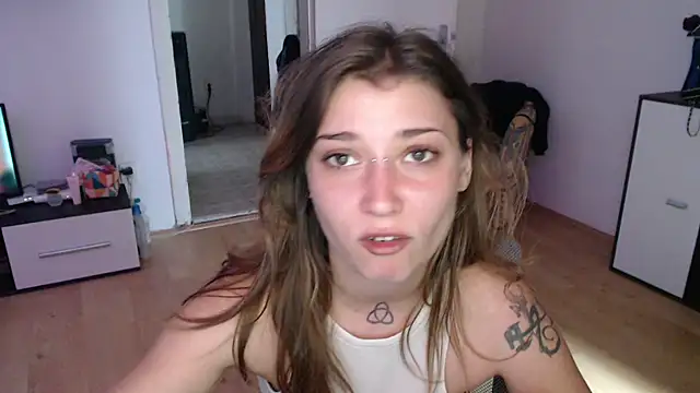 Snapshot of Aliens4twenty chatting on October 2025 08:49:01 AM Aliens4twenty online show from October 2025 08:49:01 AM