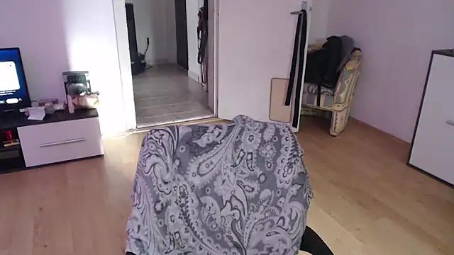 Snapshot of Aliens4twenty chatting on November 2025 07:21:01 AM Aliens4twenty online show from November 2025 07:21:01 AM