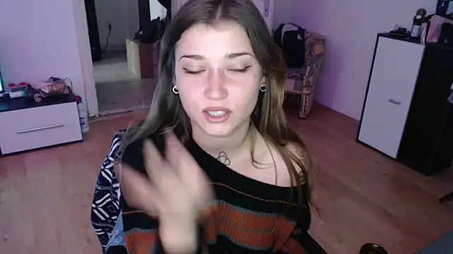 Snapshot of Aliens4twenty chatting on November 2025 08:47:01 AM Aliens4twenty online show from November 2025 08:47:01 AM