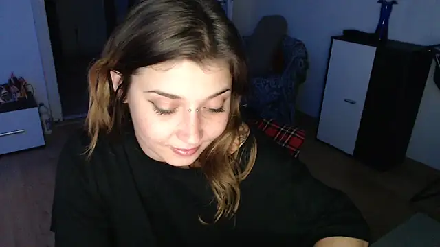 Snapshot of Aliens4twenty chatting on November 2025 07:57:01 PM Aliens4twenty online show from November 2025 07:57:01 PM