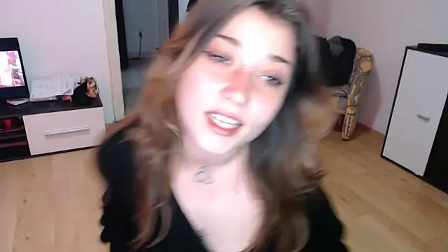 Snapshot of Aliens4twenty chatting on November 2025 10:07:01 AM Aliens4twenty online show from November 2025 10:07:01 AM