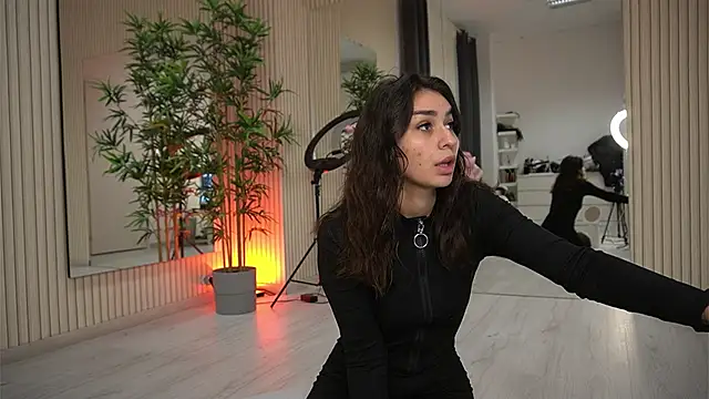 EmmaBlanco online show from October 2025 07:12:01 PM