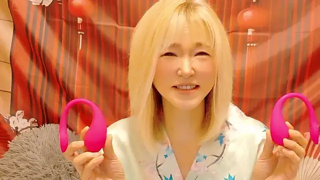Snapshot of kimagure-fu- chatting on July 2026 08:03:02 PM kimagure-fu- online show from July 2026 08:03:02 PM