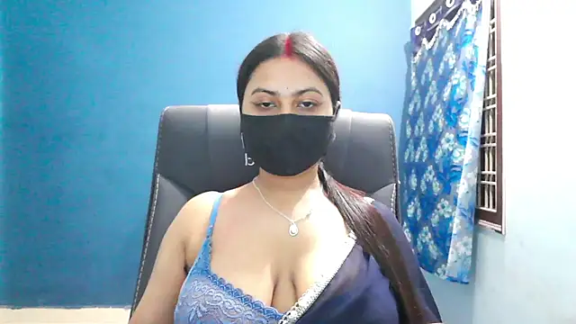 Snapshot of SassyWildCouple chatting on October 2025 01:53:02 PM SassyWildCouple online show from October 2025 01:53:02 PM