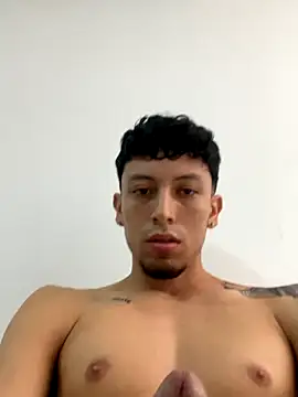 Stiven x0 online show from November 2025 12:52:01 PM