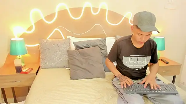 Enrrixxx  online show from November 2025 12:31:01 AM