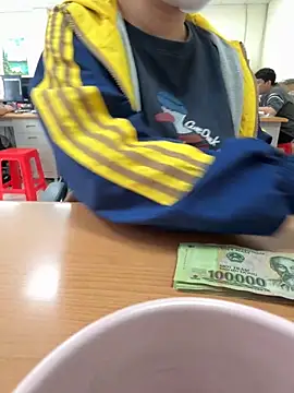 PhuongNhi21 online show from October 2025 01:58:02 AM