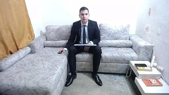 Snapshot of Victor_Maitland chatting on November 2025 08:00:01 PM Victor Maitland online show from November 2025 08:00:01 PM