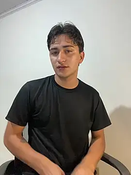 Tavinho067 online show from April 2026 12:30:02 AM