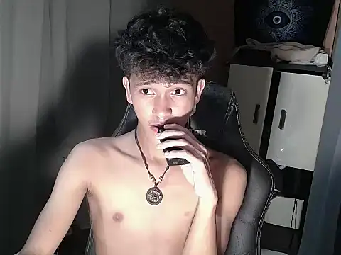 Snapshot of kenbigcockxx chatting on October 2025 06:51:01 PM kenbigcockxx online show from October 2025 06:51:01 PM
