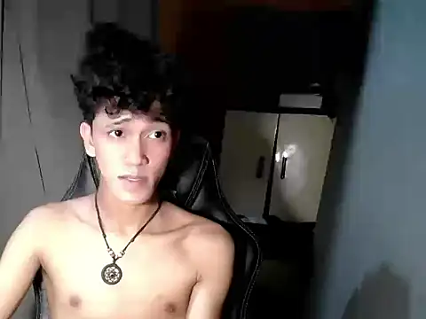 Snapshot of kenbigcockxx chatting on October 2025 07:58:01 AM kenbigcockxx online show from October 2025 07:58:01 AM