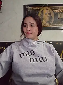 candy  fox  online show from October 2025 12:19:01 PM