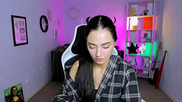 miki-niki online show from September 2025 05:35:02 PM