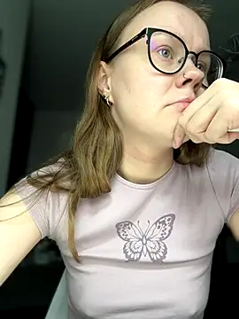 Snapshot of _CherryBloom_ chatting on October 2025 02:19:01 PM CherryBloom online show from October 2025 02:19:01 PM