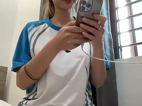 Snapshot of Min_sara69 chatting on October 2025 08:04:02 AM Min sara69 online show from October 2025 08:04:02 AM