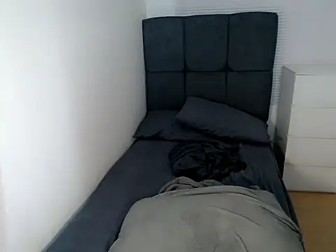 holly tabby online show from December 2025 11:56:01 PM