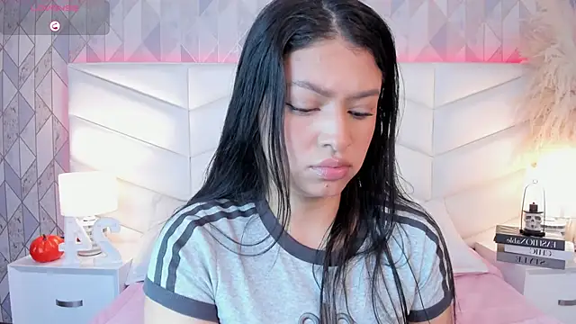 Snapshot of victoria___jonnes chatting on October 2025 12:36:01 PM victoria jonnes online show from October 2025 12:36:01 PM