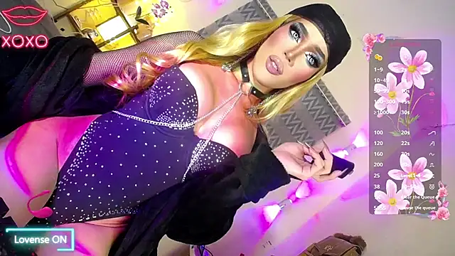 Snapshot of MissKarmawhore chatting on February 2026 03:19:01 PM MissKarmawhore online show from February 2026 03:19:01 PM
