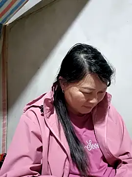 yoowwmr online show from November 2025 01:59:02 PM