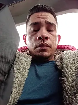 Snapshot of Andreshot911 chatting on November 2025 07:14:01 PM Andreshot911 online show from November 2025 07:14:01 PM