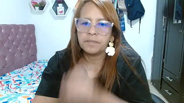 Snapshot of cristydirtyhot chatting on April 2026 10:24:01 AM cristydirtyhot online show from April 2026 10:24:01 AM