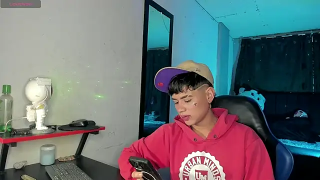 Jostin18 online show from April 2026 07:53:01 PM