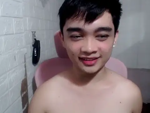 Snapshot of sexysam14 chatting on May 2026 06:05:02 PM sexysam14 online show from May 2026 06:05:02 PM
