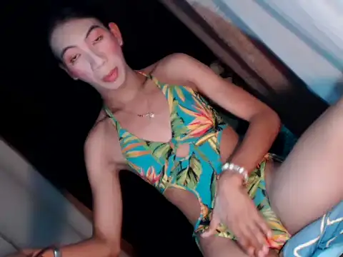 Snapshot of xyourdreamtrans chatting on October 2025 05:05:01 AM xyourdreamtrans online show from October 2025 05:05:01 AM