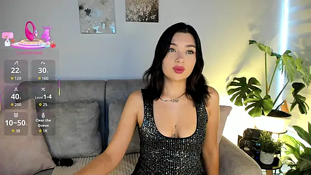 Estrer collins online show from November 2025 07:26:02 PM