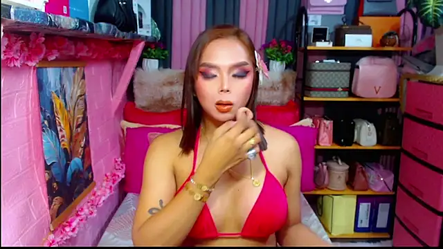 MoniqueCeleste online show from October 2025 01:28:01 AM