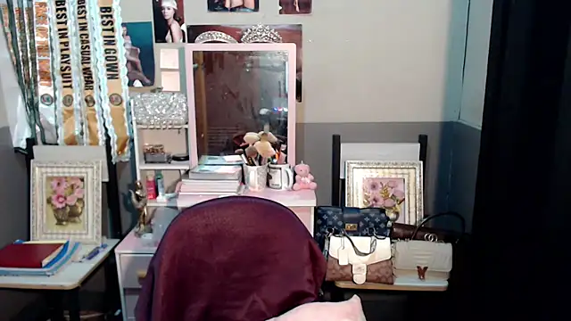 Snapshot of miya_khali chatting on November 2025 05:26:01 PM miya khali online show from November 2025 05:26:01 PM