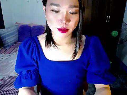 Urassiansweetcummer online show from September 2025 02:04:01 AM