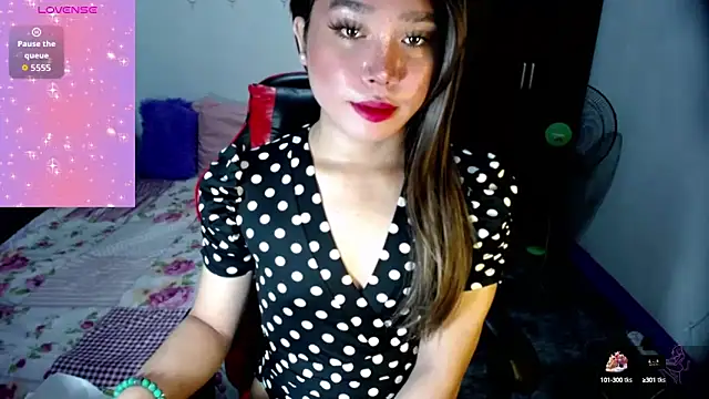 Urassiansweetcummer online show from October 2025 02:04:01 AM