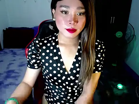 Urassiansweetcummer online show from December 2025 02:27:01 AM