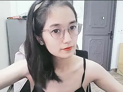 Shulee21 online show from October 2025 03:50:01 AM