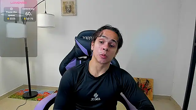 Snapshot of Maximiliano_scoott__ chatting on October 2025 09:16:01 PM Maximiliano scoott   online show from October 2025 09:16:01 PM