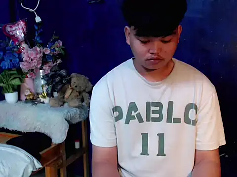 Reynelcock online show from January 2026 04:23:02 PM