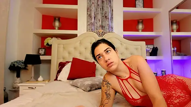 SarraRay online show from November 2025 05:25:01 PM