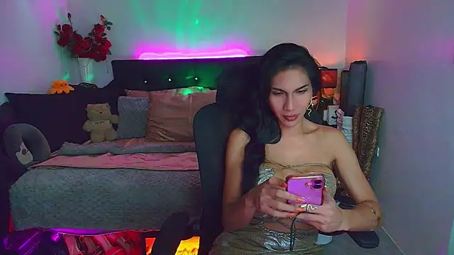 Snapshot of JadeScarlet_LoveLace chatting on April 2026 10:58:01 PM JadeScarlet LoveLace online show from April 2026 10:58:01 PM