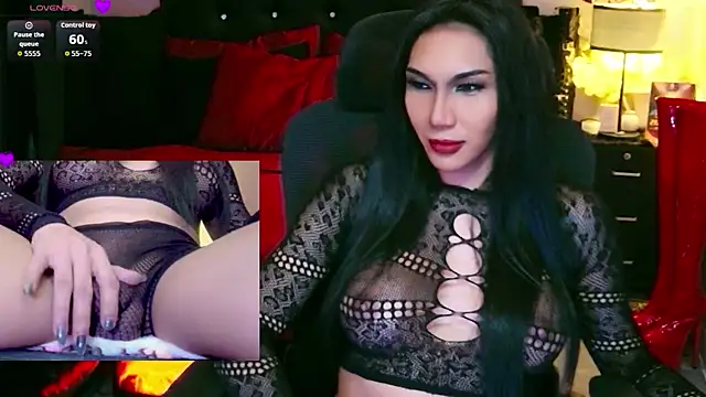 Snapshot of JadeScarlet_LoveLace chatting on June 2026 03:33:01 PM JadeScarlet LoveLace online show from June 2026 03:33:01 PM