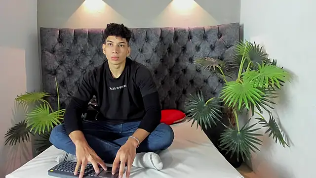 Snapshot of ALAN_REDINGER chatting on October 2025 12:28:02 PM ALAN REDINGER online show from October 2025 12:28:02 PM